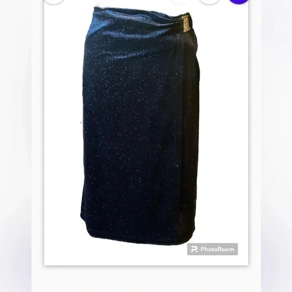 🎉 Ready for New Year’s? Here’s one for you! 🎉
BIN #5 - Picture 2 of 7